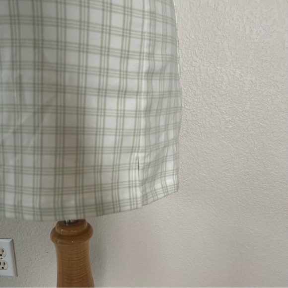 Brandy Melville Cara Skirt - Picture 4 of 5